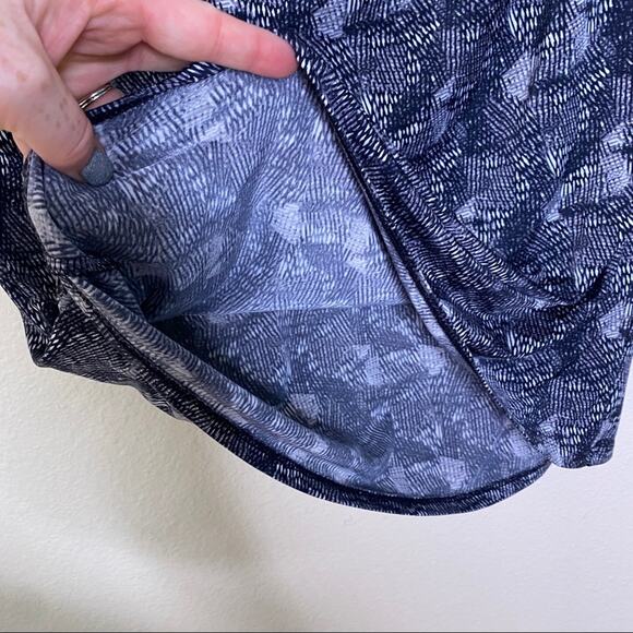 Worthington Gathered Neck Black White Pattern M - Picture 6 of 11